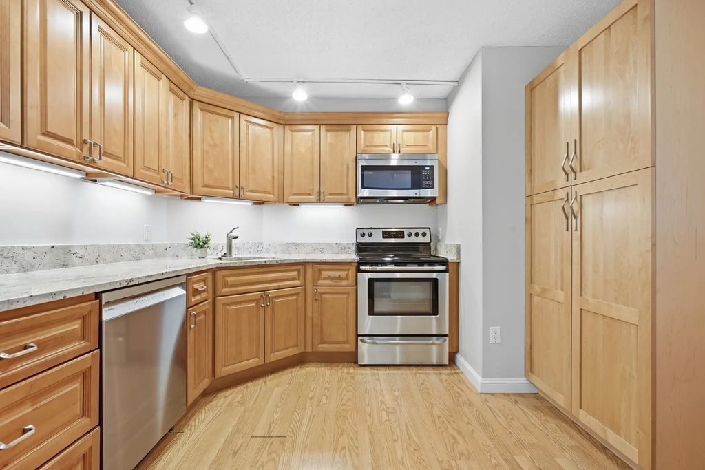 151 Coolidge Ave #712, Watertown