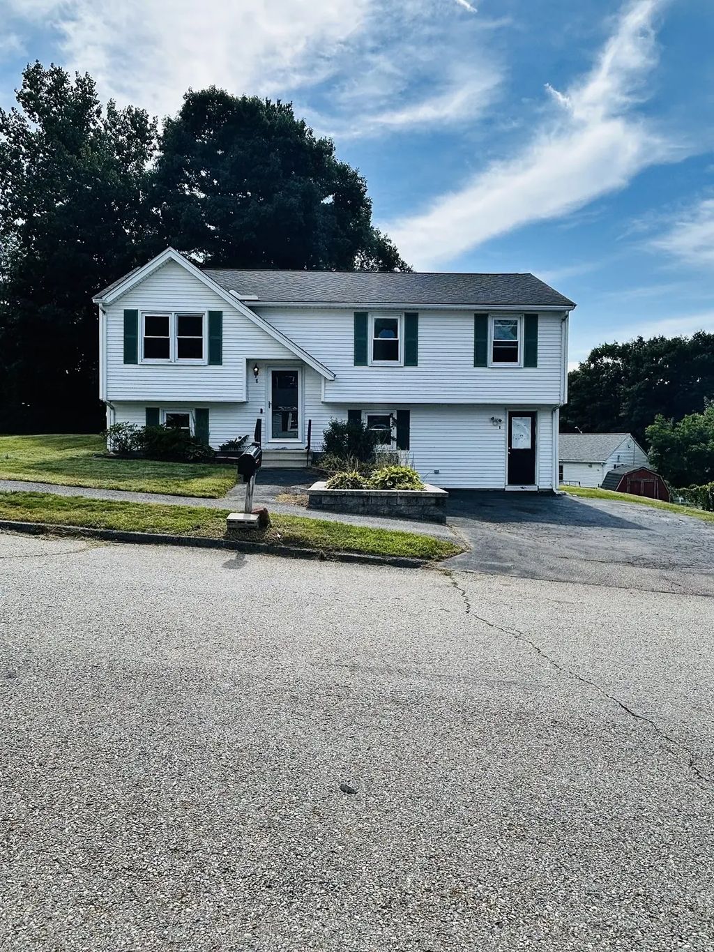 8 Timrod Drive, Worcester