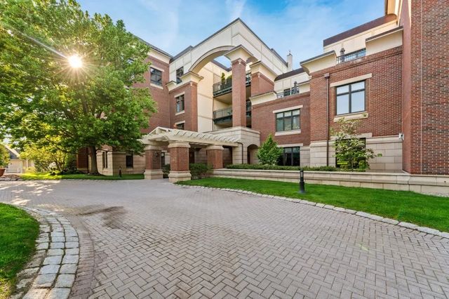 120 Seaver St #b204, Brookline