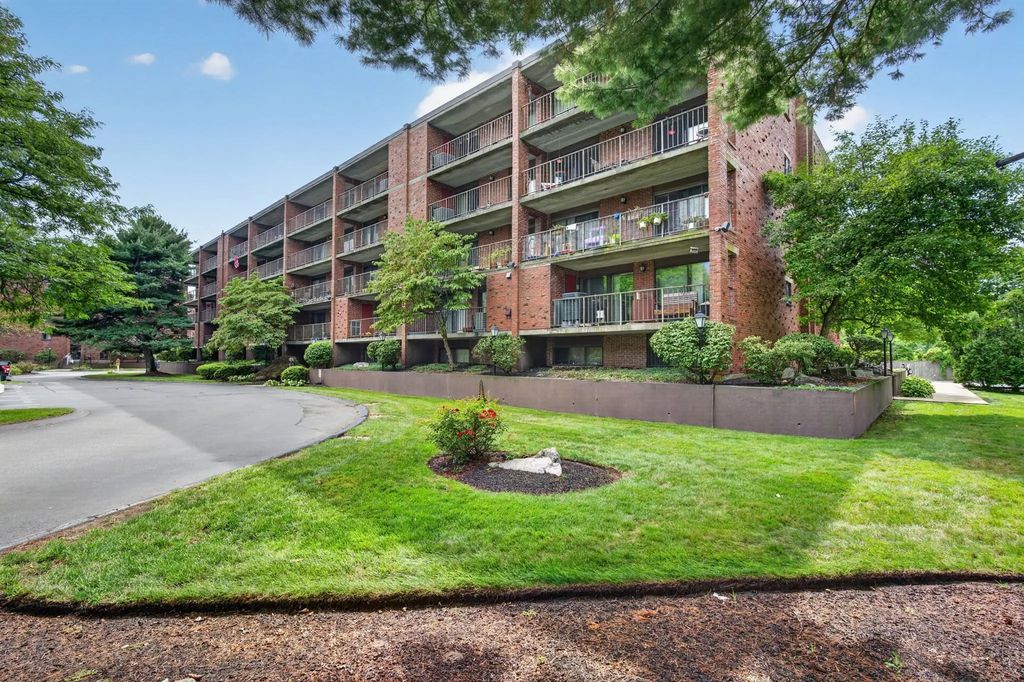 146 Marble St #402, Stoneham