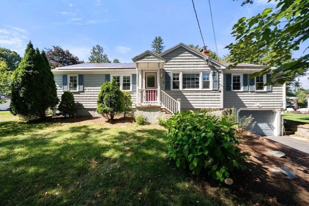4 Carson Rd, Woburn