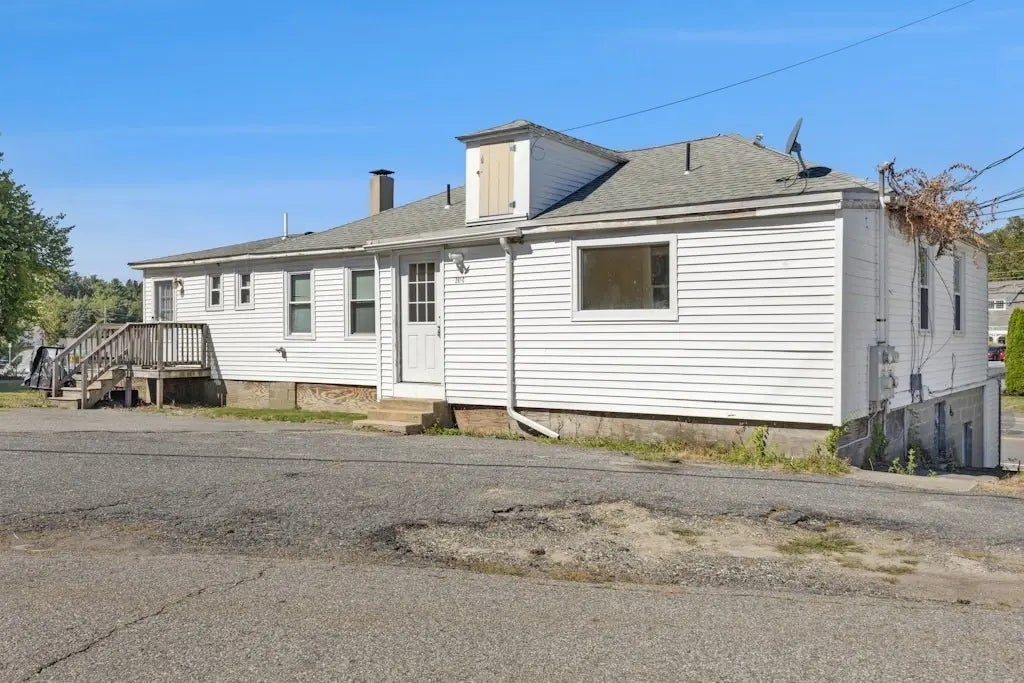 281c King #c, Northborough