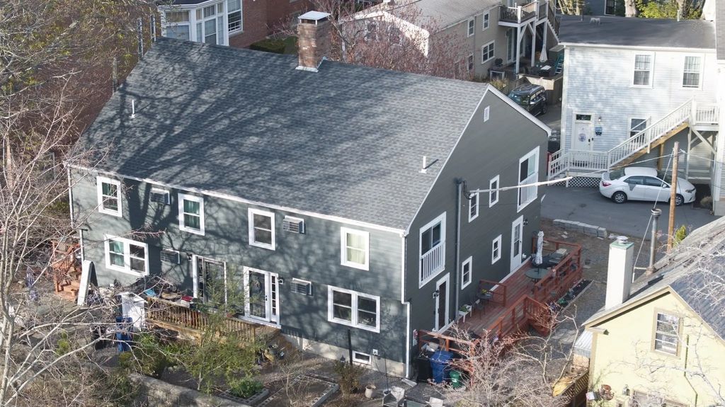 394 Essex St #3, Salem