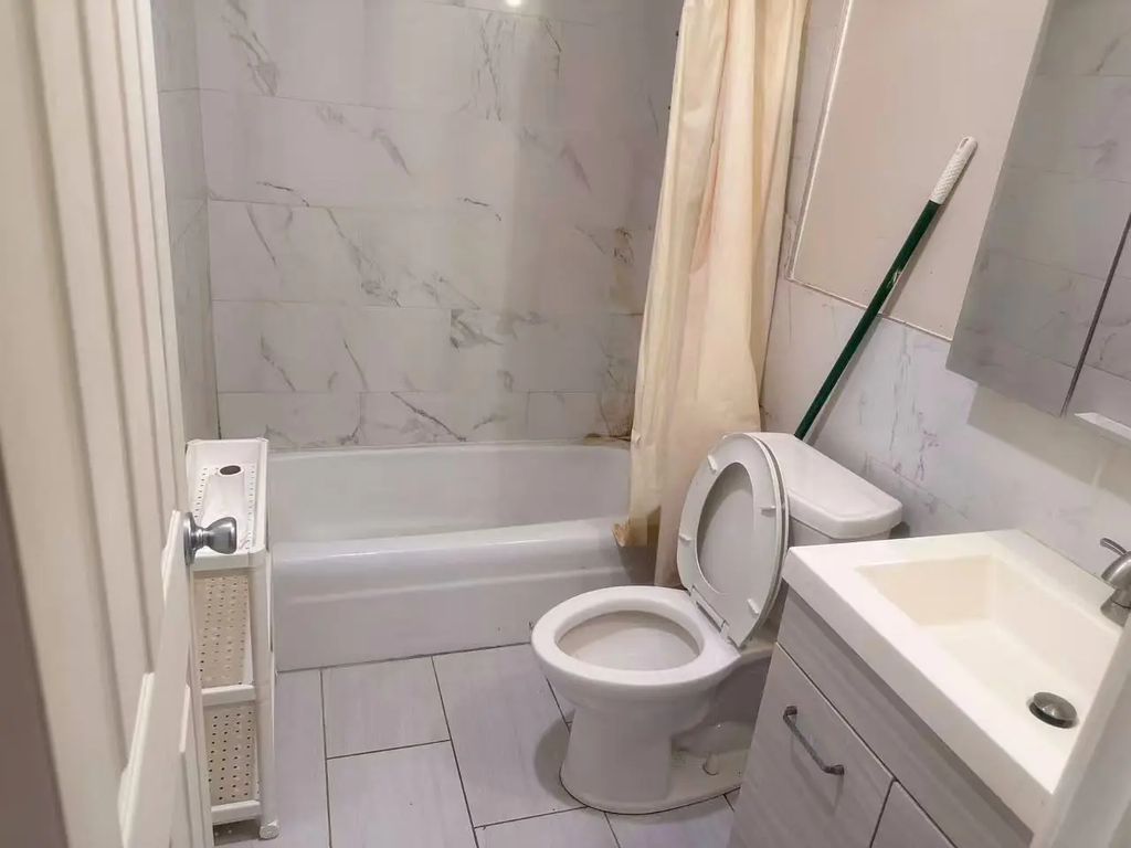 215 Winter St #2f, Weymouth