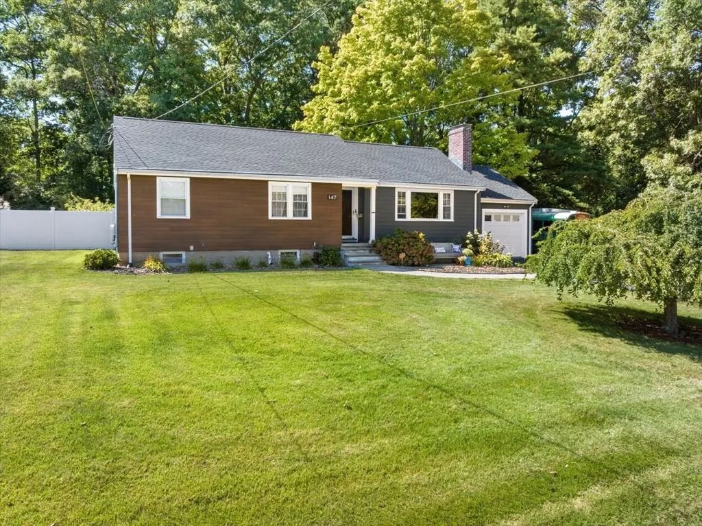147 Howe Street, Natick