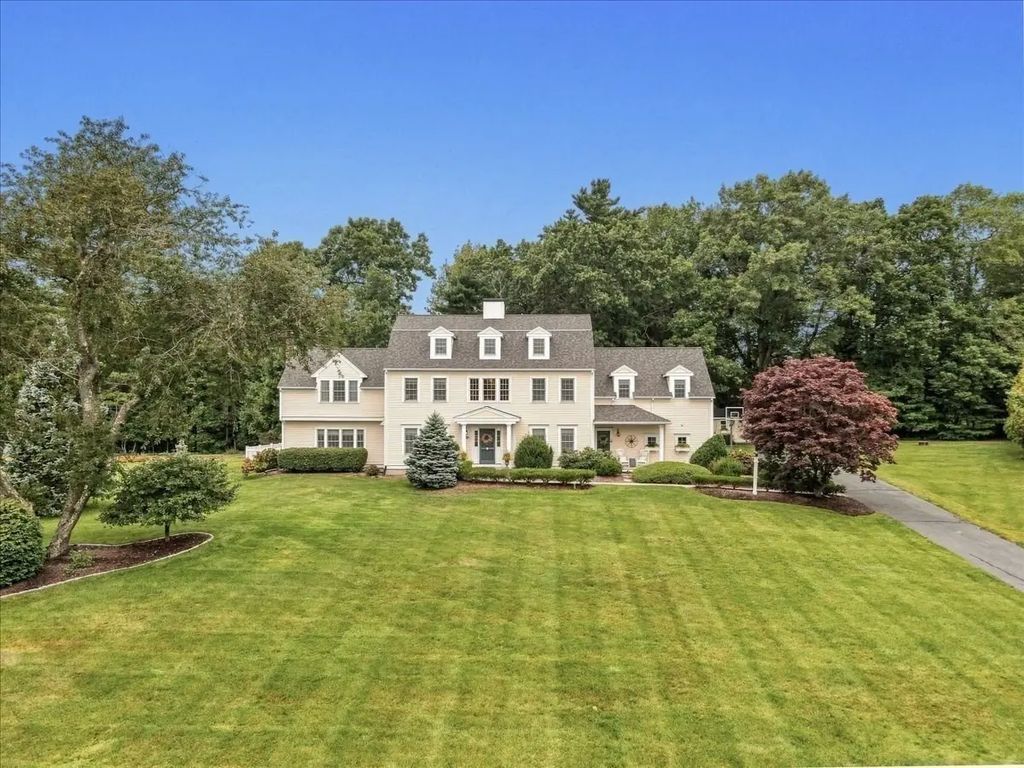 93 Watch Hill Drive, Scituate