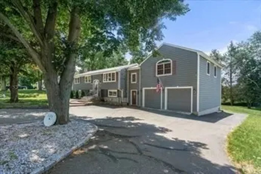 324 S Elm St, West Bridgewater