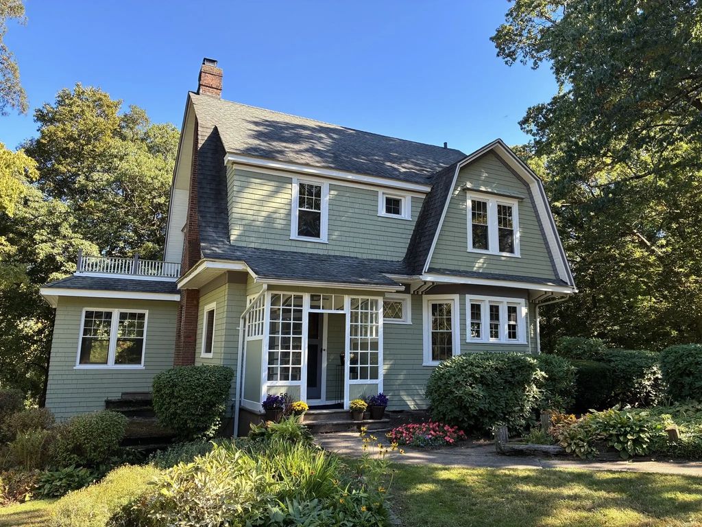 58 Park Slope, Holyoke