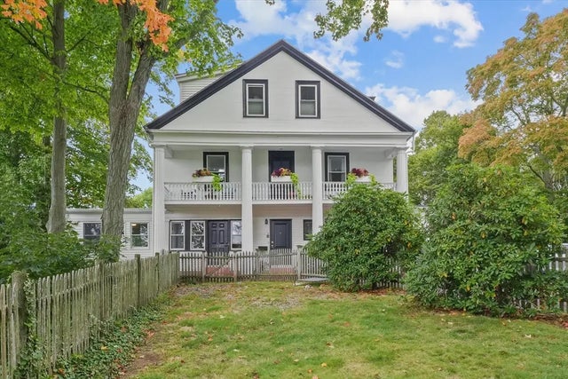 201 Humphrey St #2, Marblehead