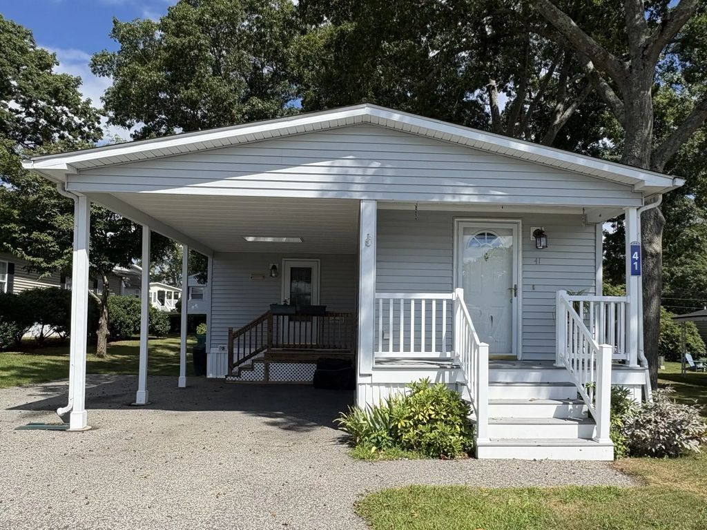 41 Pocahontas Drive, Plymouth