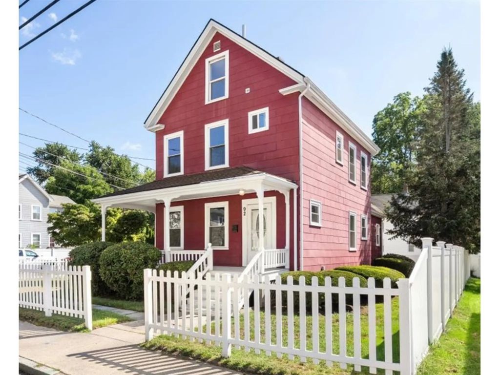 92 Alexander St, Framingham