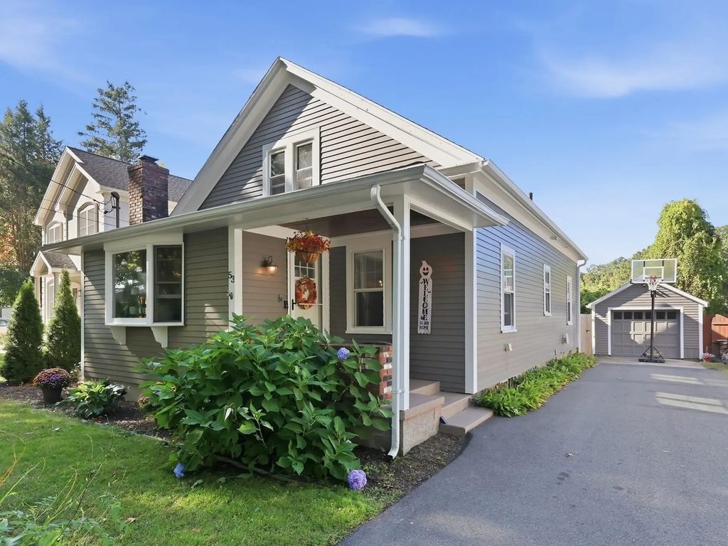 53 James St, Agawam