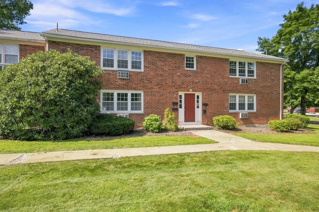 74 Hadley Village #a, South Hadley