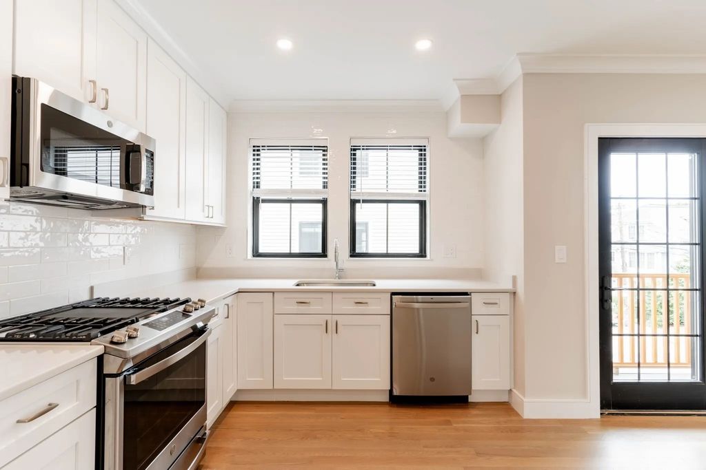 285 Lamartine St #2a, Boston
