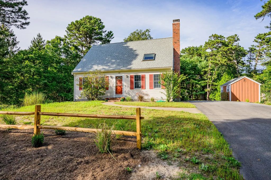 320 Foxwood Dr, Eastham