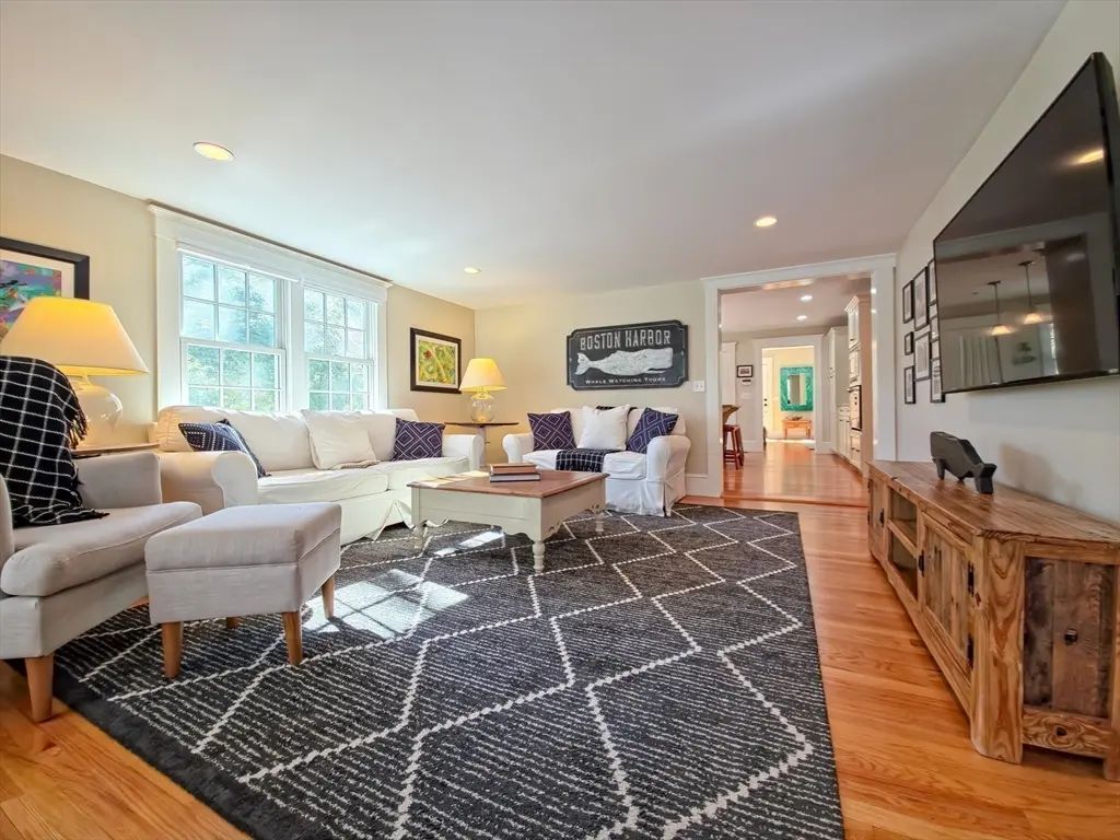 552 Main St, Barnstable