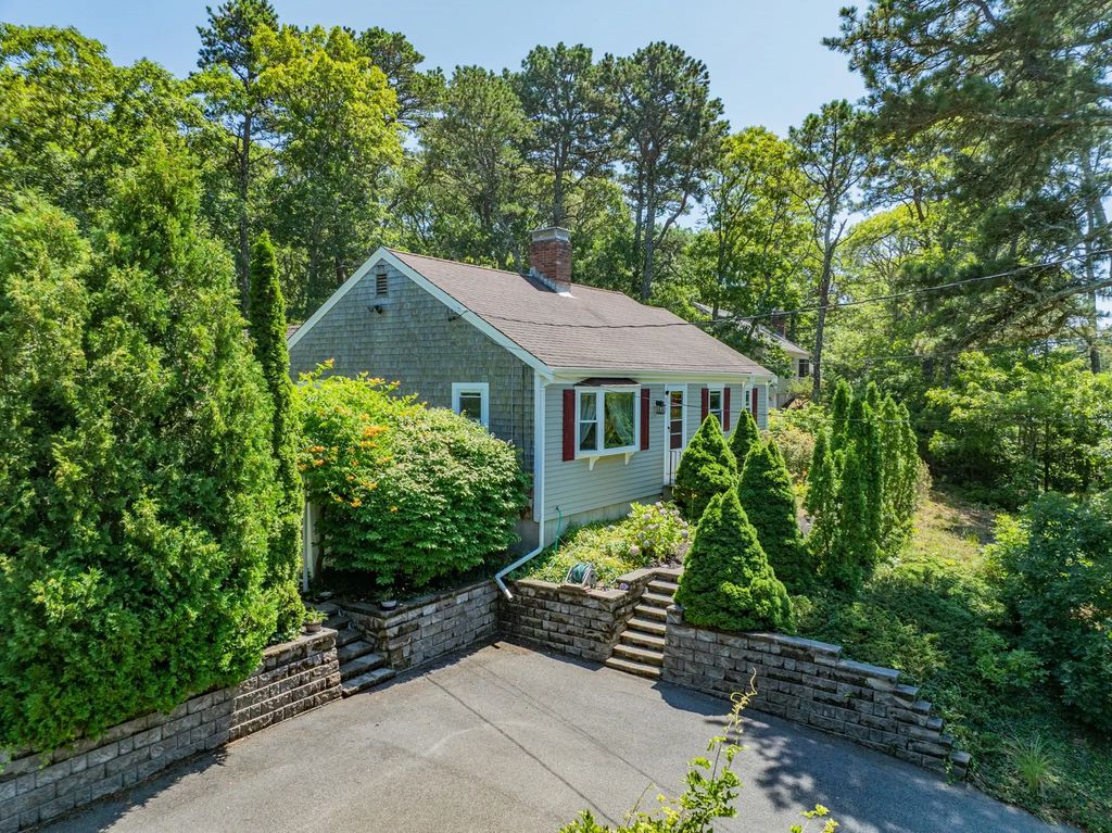 937 Harwich Rd, Brewster