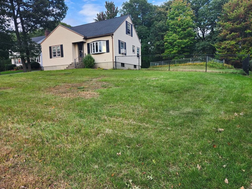 4 Westview Ave, Millbury