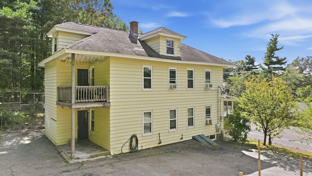 1576 Main St, Holden