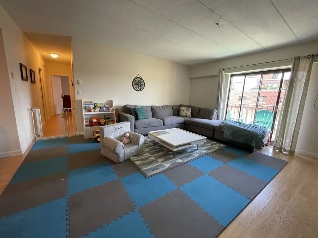 135 Pleasant St #601, Brookline