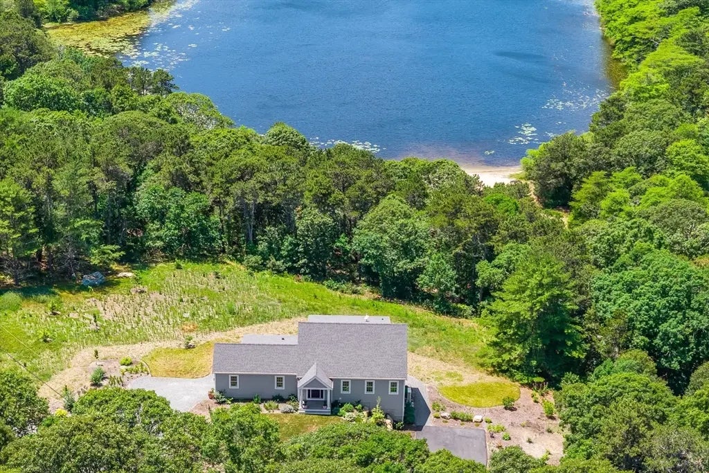 410 Blueberry Pond Dr, Brewster