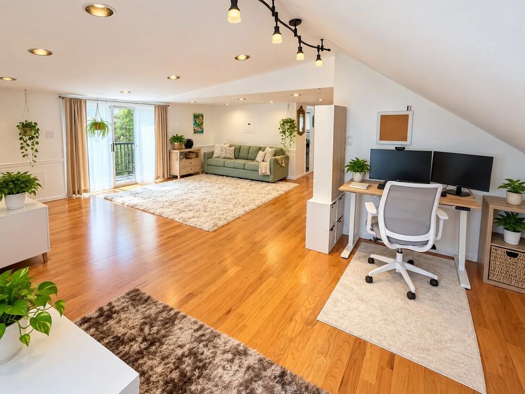 4 Upcrest Road #4, Boston