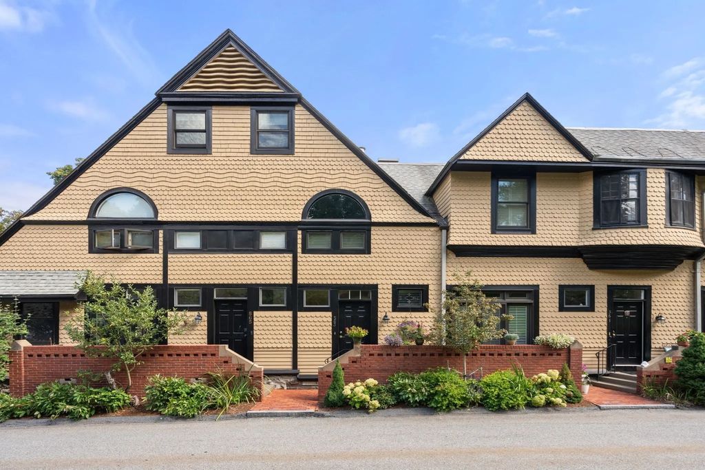 563 Boylston Street #563, Brookline