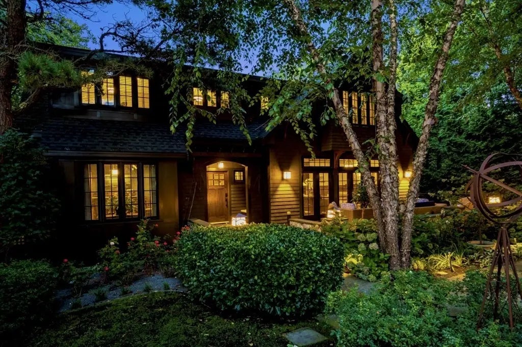 12 Somerset Road, Provincetown