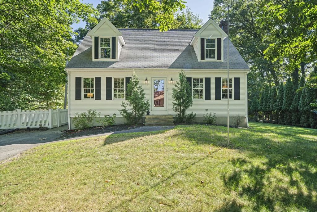 66 Cottage Ln, Weymouth