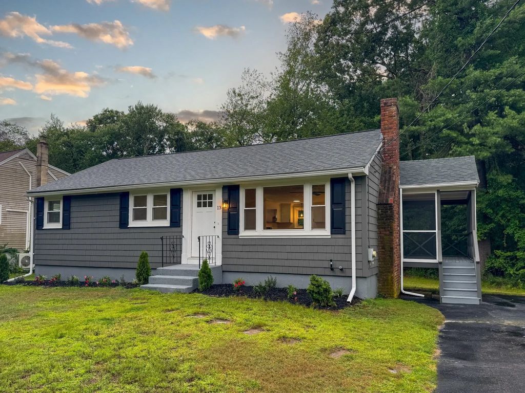 13 Center St, Medway