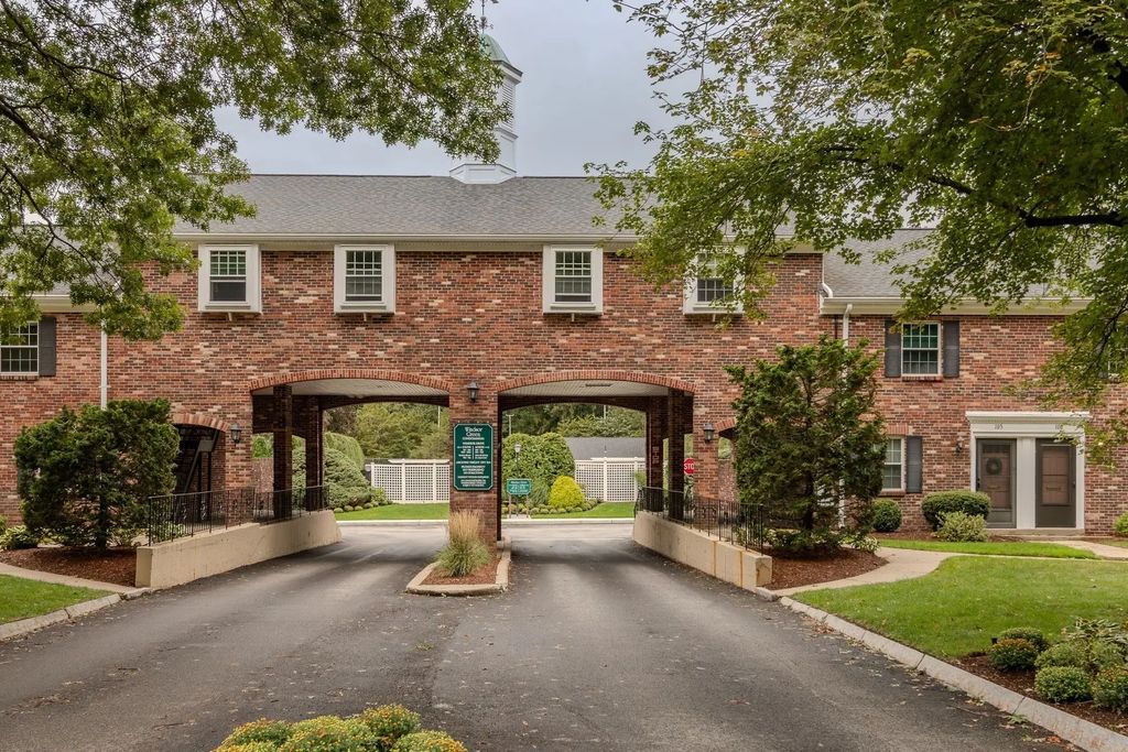 106 Windsor Drive #106, Framingham