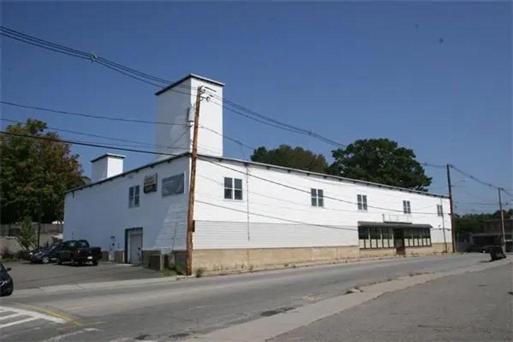 380 Main St, Gardner