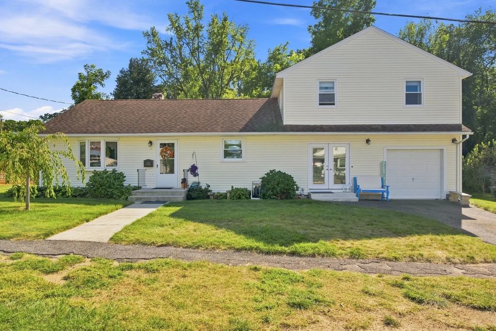 4 Rita Circle, South Hadley