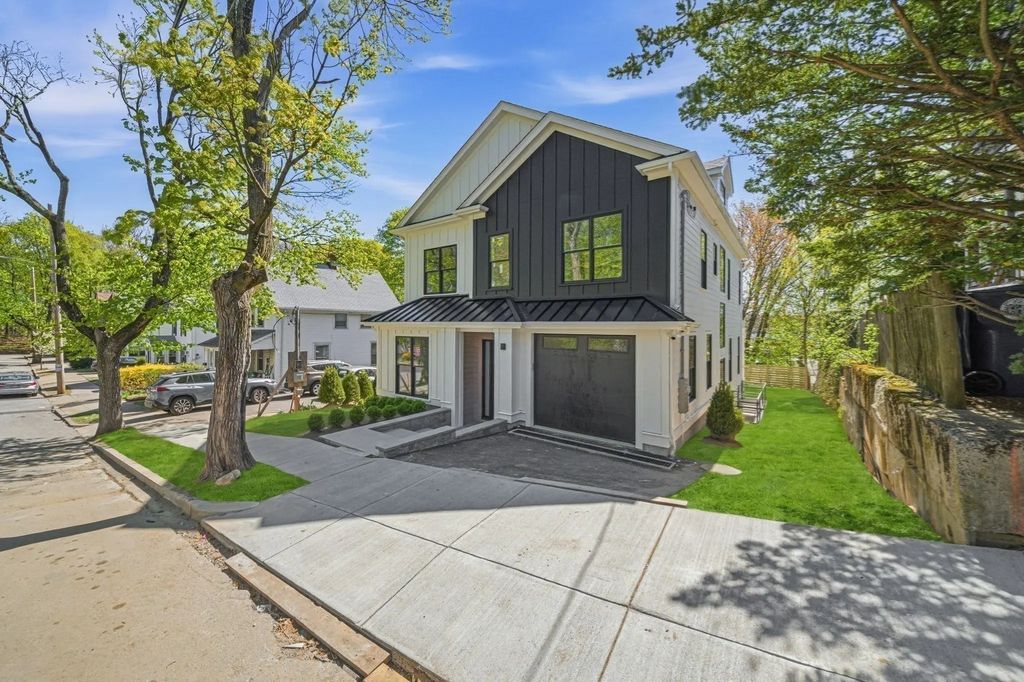 28 Chandler, Newton