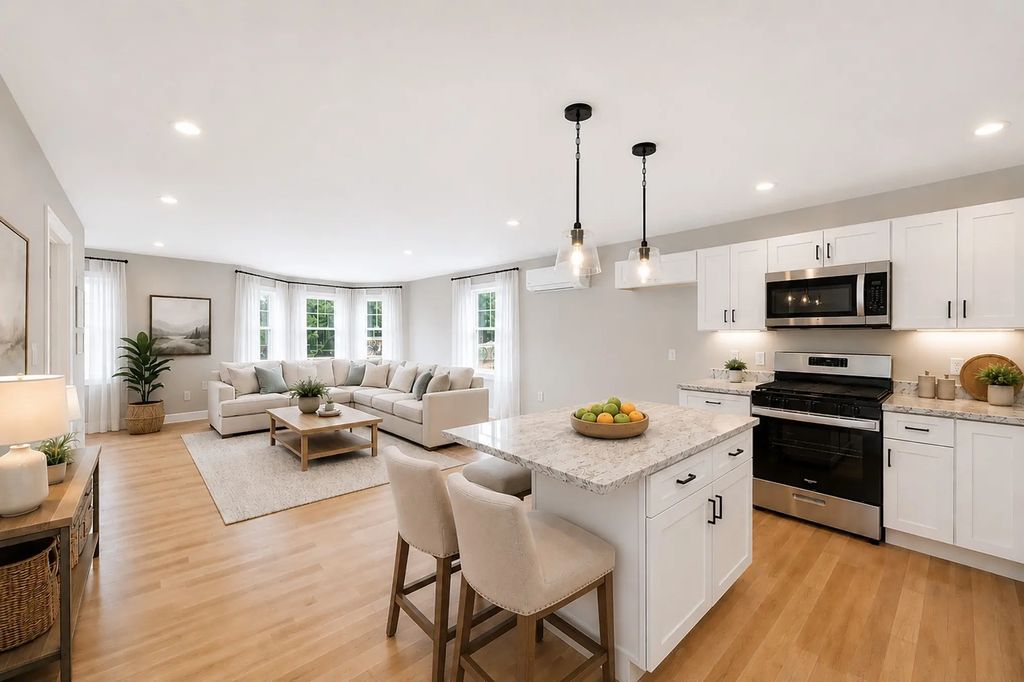 299 Quincy St, Building 3 #3, Holbrook