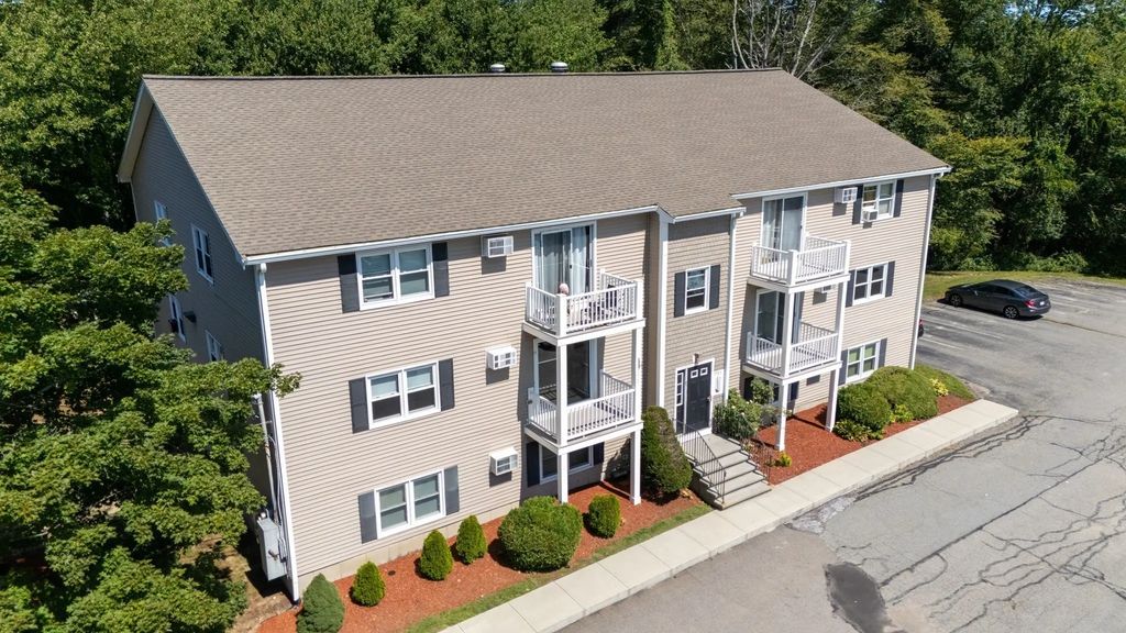 1585 Braley Rd #51, New Bedford