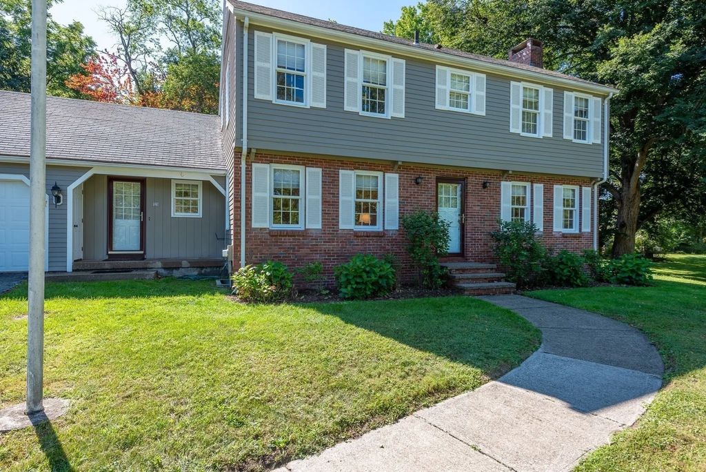 120 Rolling Ridge Rd, Amherst