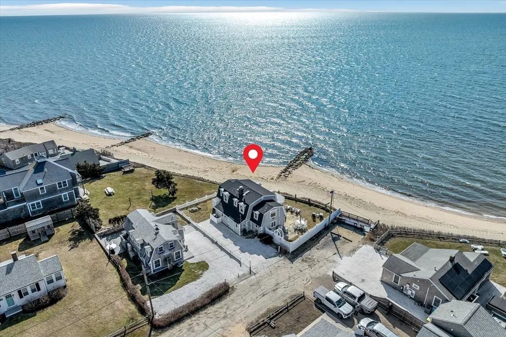80 Oak St Ext, Dennis