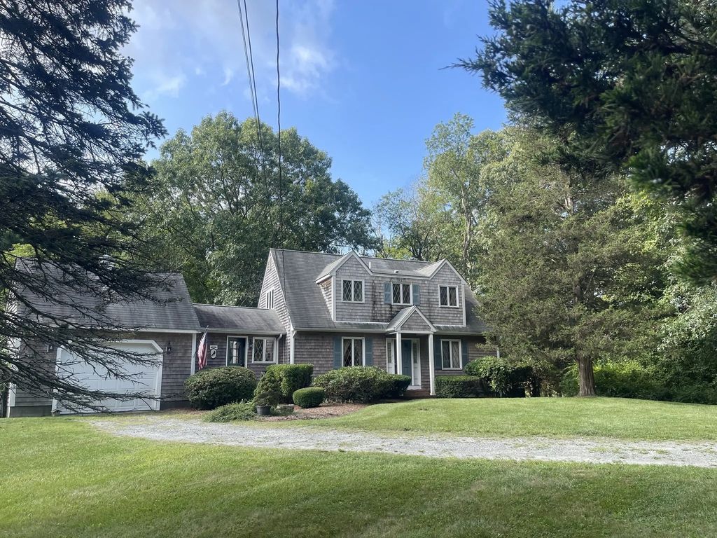 18 Town Landing Rd, Berkley