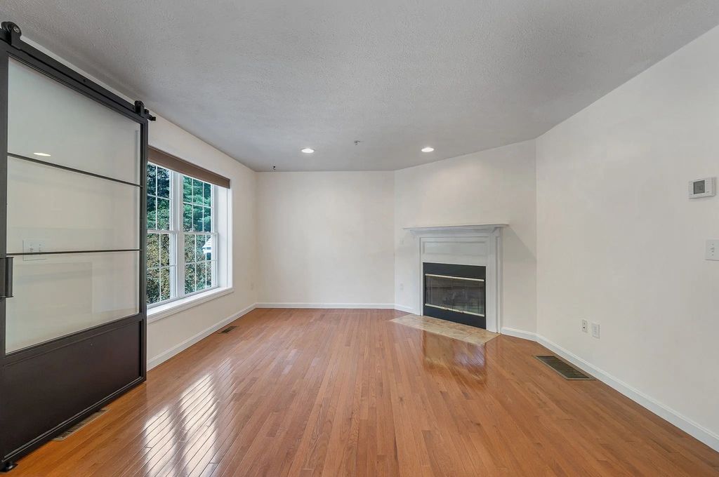 4 Georgetowne #4, Nashua