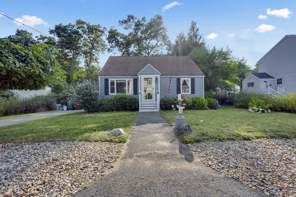 187 Campbell Dr, Lowell