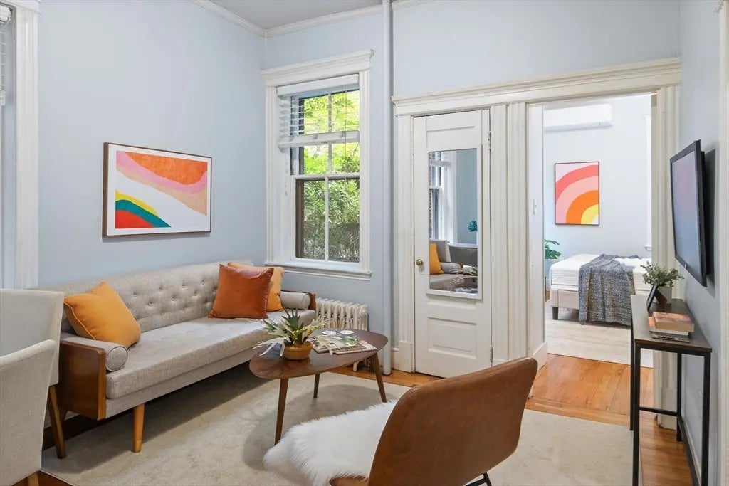 68 Phillips St #4, Boston