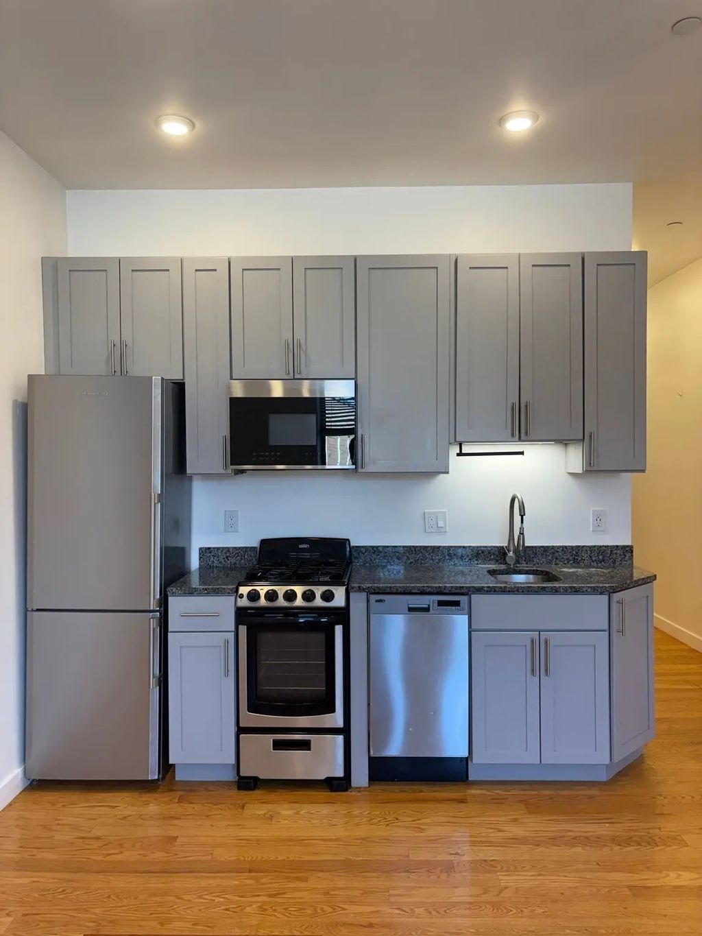 64 Market Market St #2, Chelsea