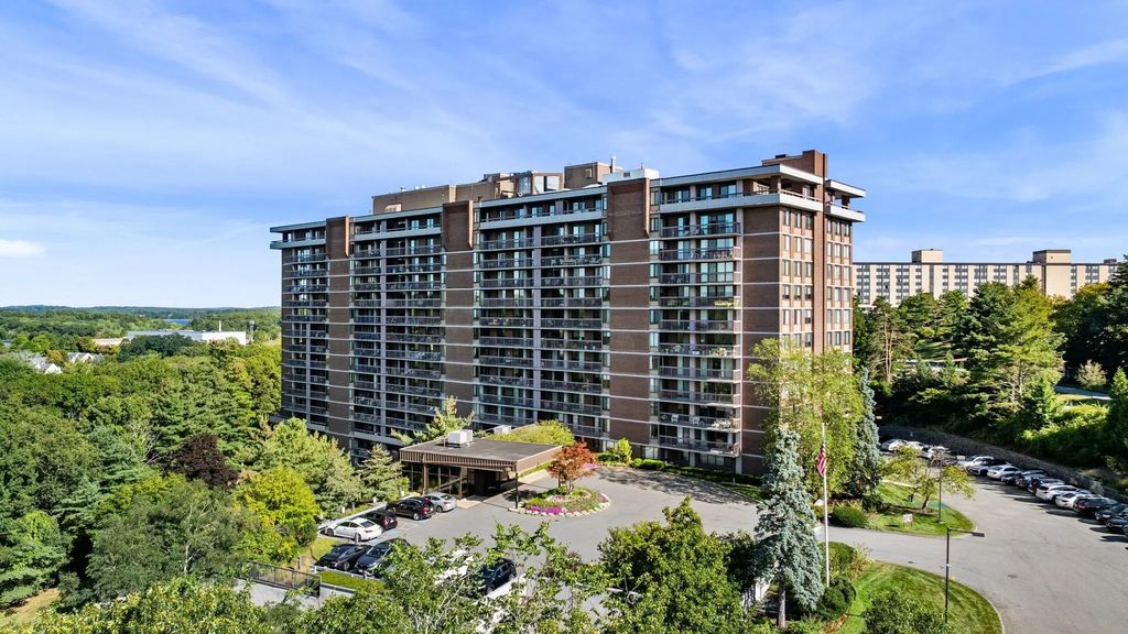 40 Village Rd #1611, Middleton