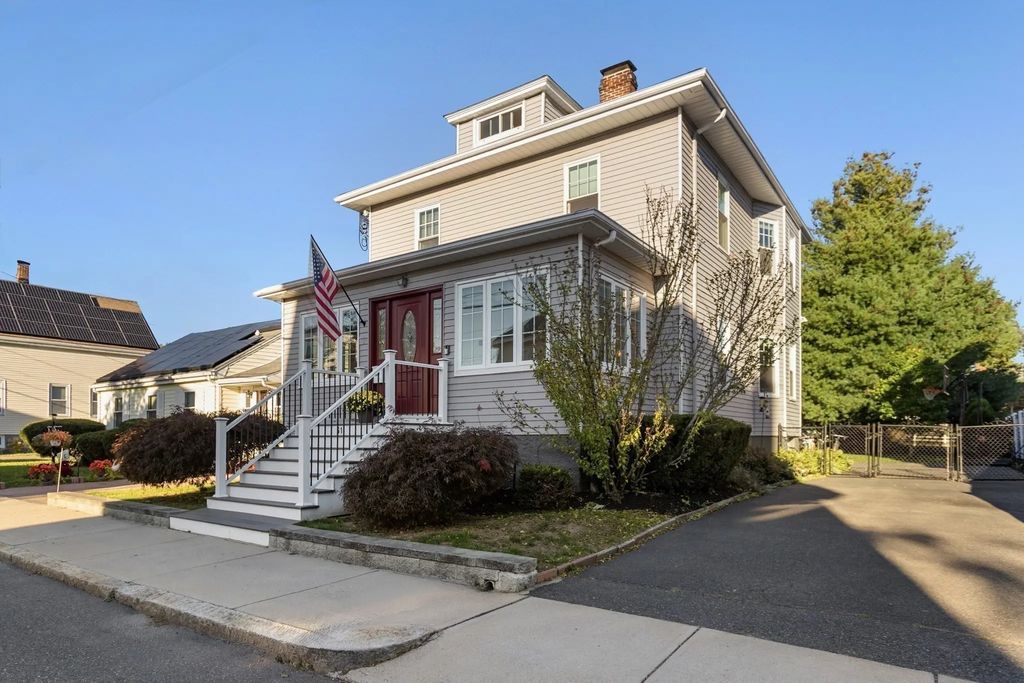 61 Read Street, Winthrop