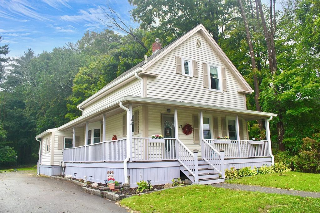 57 Tunpike Street, Easton