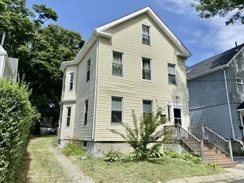 42 Henshaw St #1, Newton