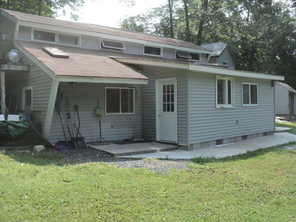 461 Warren Wright Rd, Belchertown