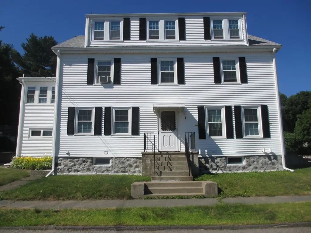 62 Washington Street #62, Wellesley