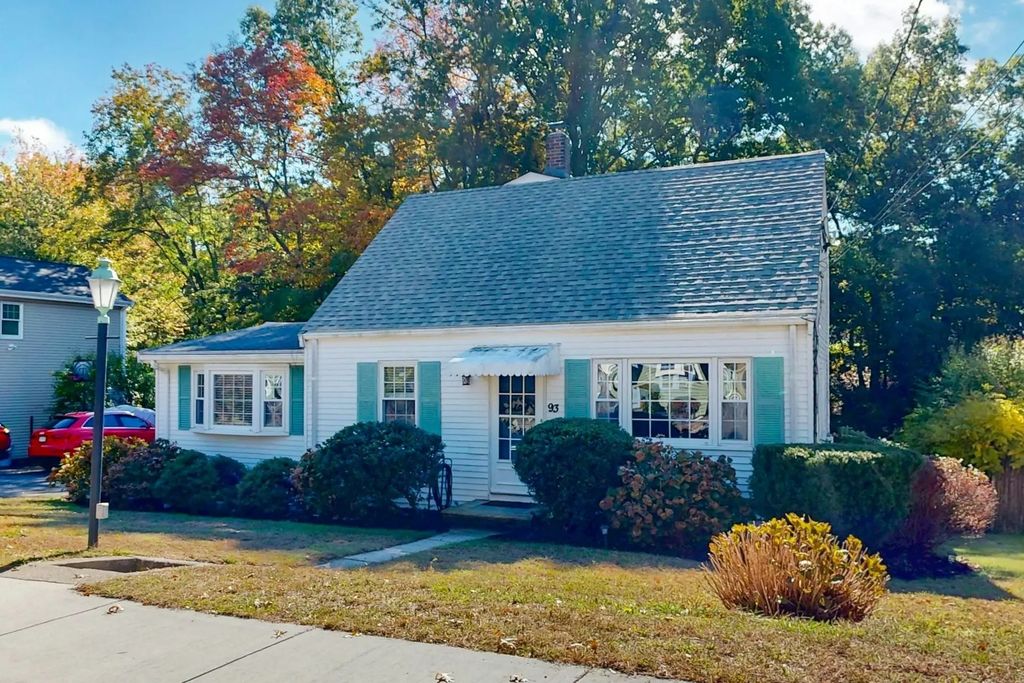 93 Ames St, Quincy